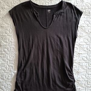 Black Gap Maternity V-neck Sleeveless Tee, Size Small